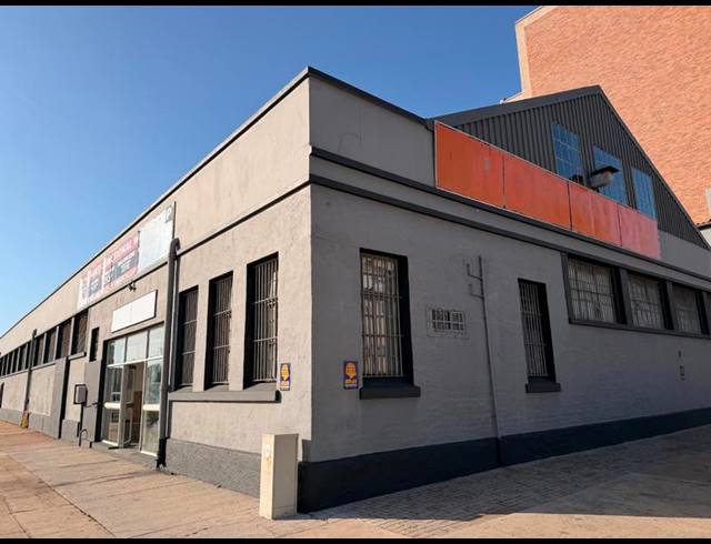 INDUSTRIAL PROPERTY TO RENT IN NORTH END